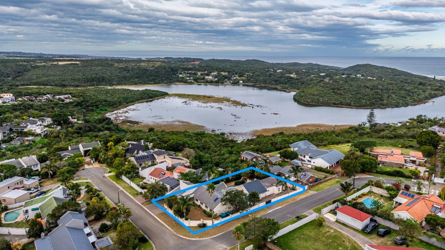 4 Bedroom Property for Sale in Beacon Bay Eastern Cape